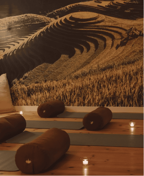 Ruhiger Raum in der Ayurveda Praxis Auszeit Sandesneben